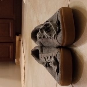 Old navy grey shoes, size 4, for boys
